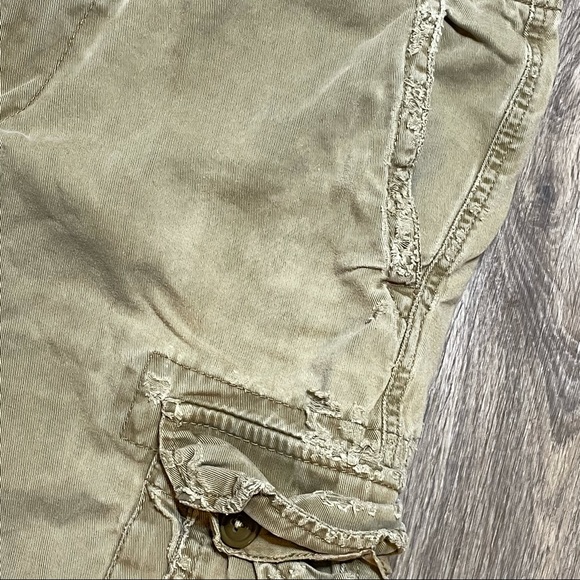 American Eagle Cargo Shorts Distressed Khaki Tan - Picture 4 of 7